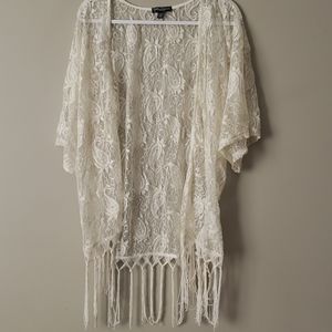 Lace kimono with tassels